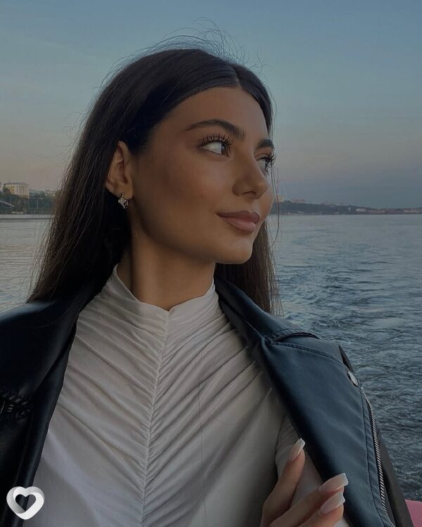 Алёна, 22, Москве — анкета №2016108