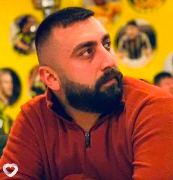 Özgür, Эссен