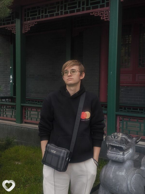 Анатолий, 23, Москве — анкета №2017474