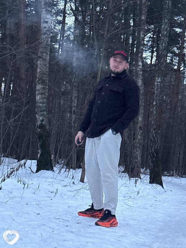 Макс, Комрат