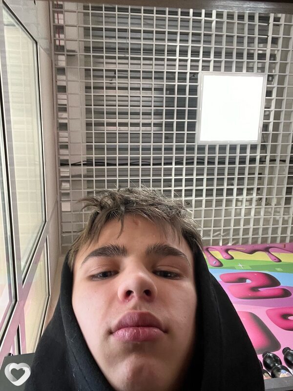 Максим, 21, Свободном — анкета №2018339
