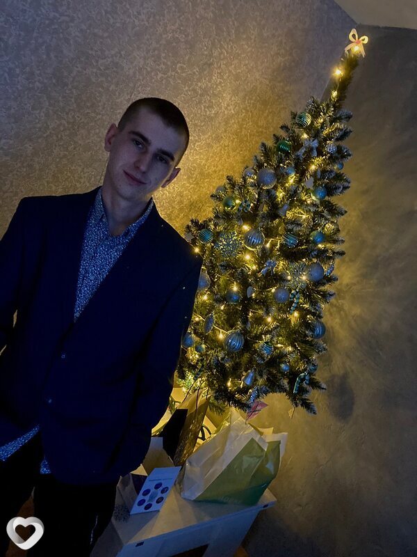 Александр, 24, Братске — анкета №2019512