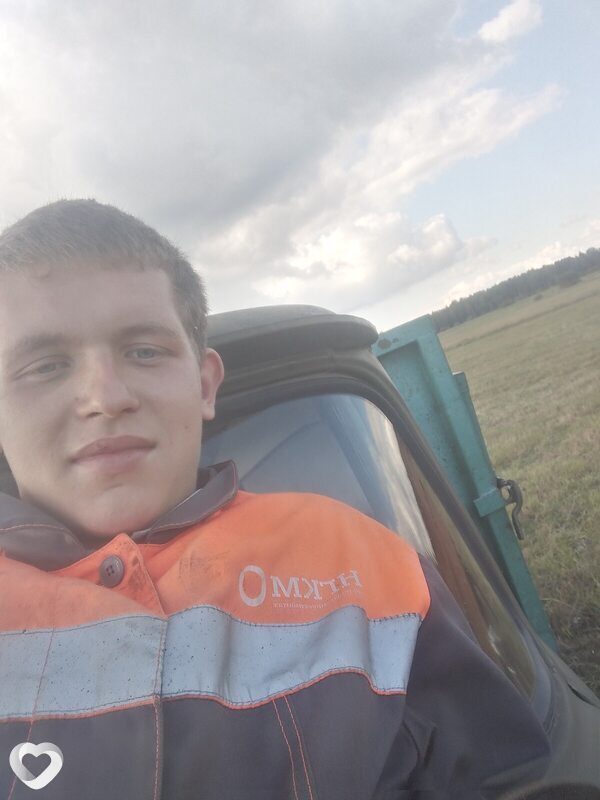 Олег, 24, Тосно — анкета №2019733