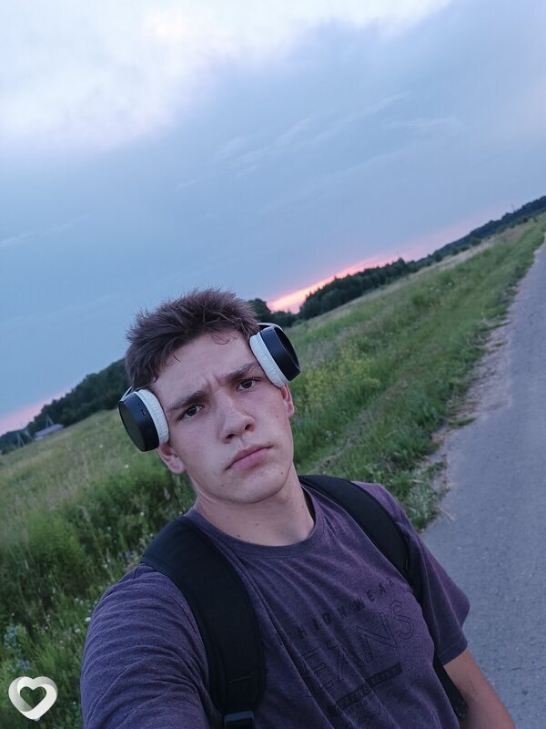 Игорян, 19, Москве — анкета №2021002