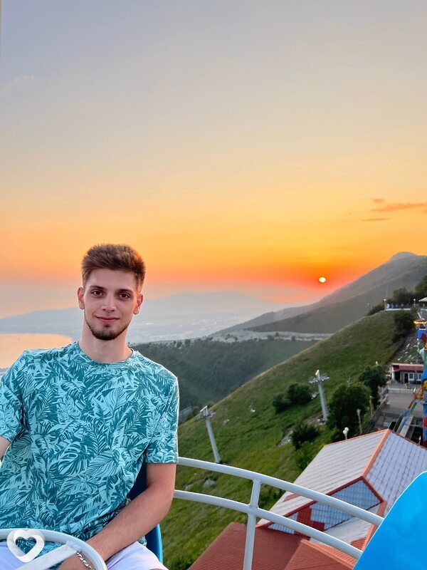 Арнольд, 22, Санкт-Петербурге — анкета №2021501