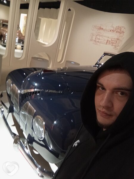 Максим, 27, Москве — анкета №2021808