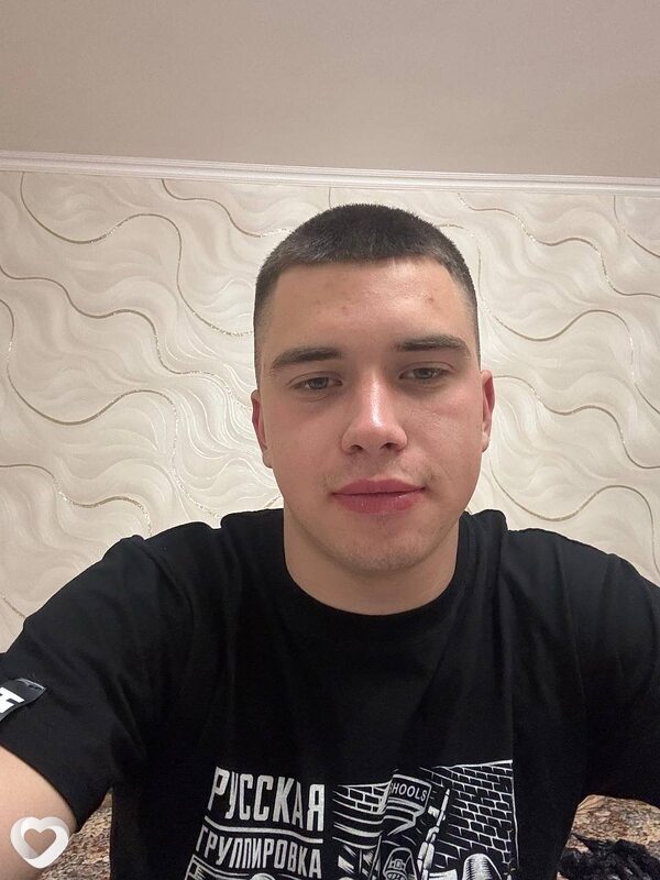 Андрей, 21, Севастополе — анкета №2023500