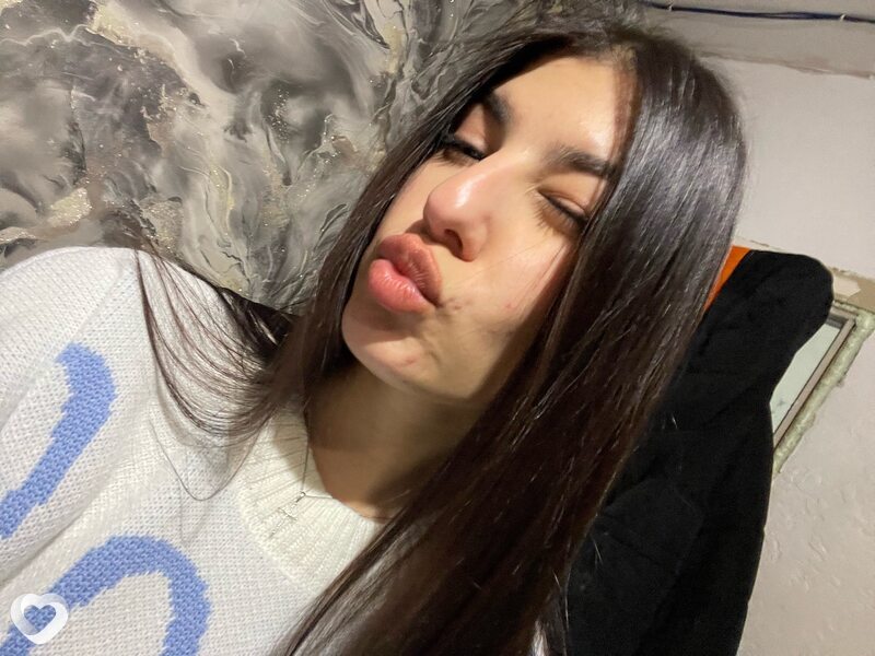 Мила, 21, Краснодаре — анкета №2023693