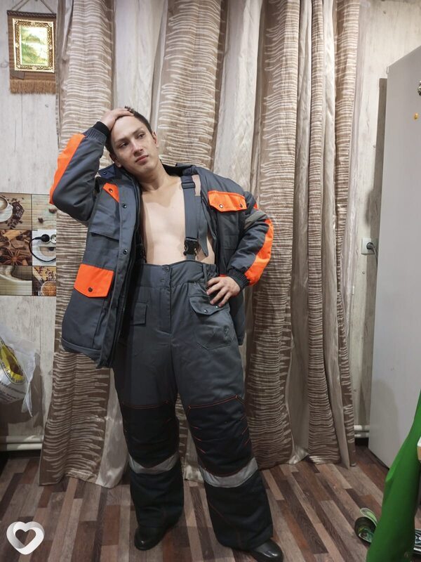 Илья, 25, Ахтубинске — анкета №2024904