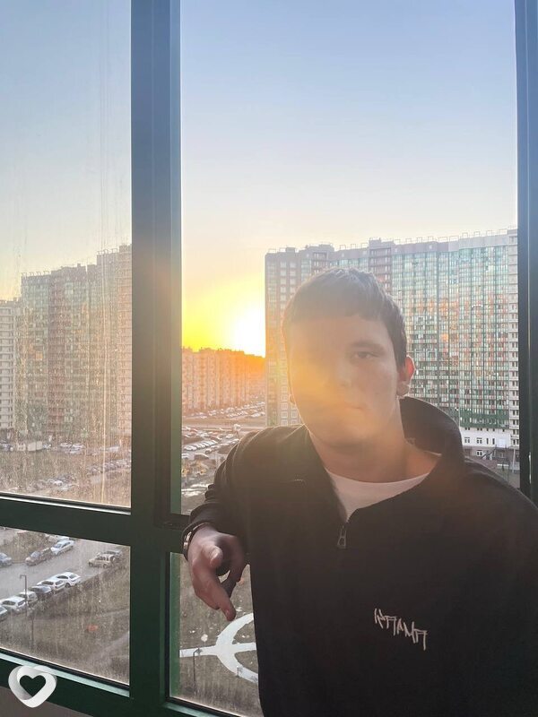 Андрей, 20, Санкт-Петербурге — анкета №2025318