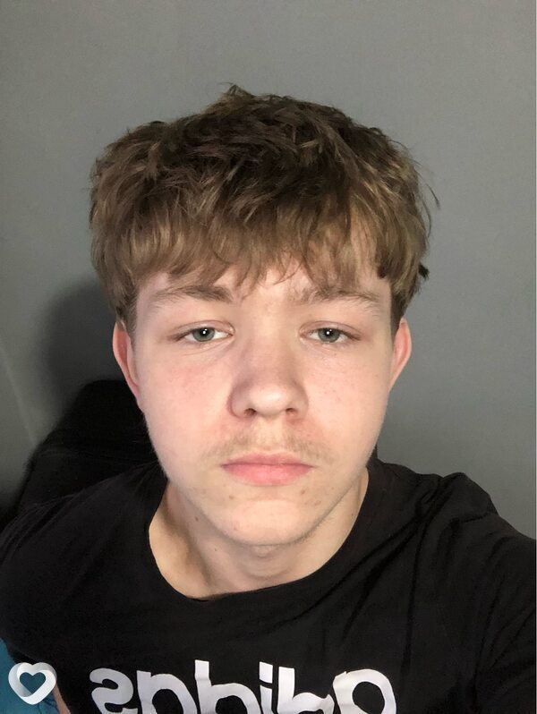 Артём, 20, Гомеле — анкета №2025005