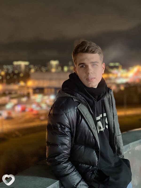 Константин, 20, Москве — анкета №2025458
