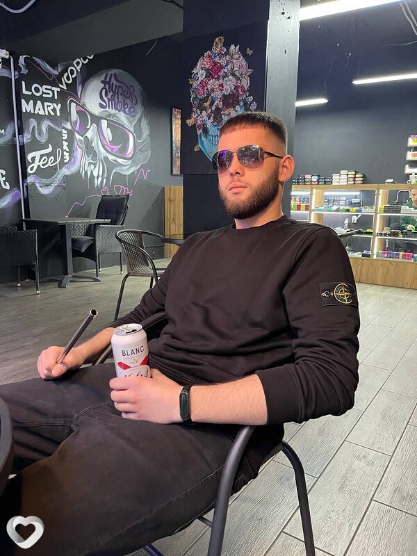 Паша, 21, Днепр — анкета №2025395