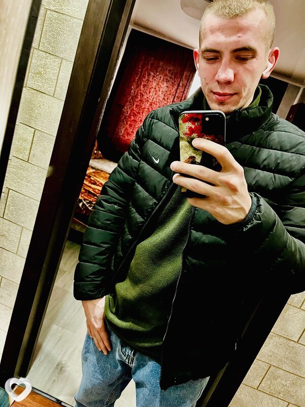Витя, 28, Амурске — анкета №2025742