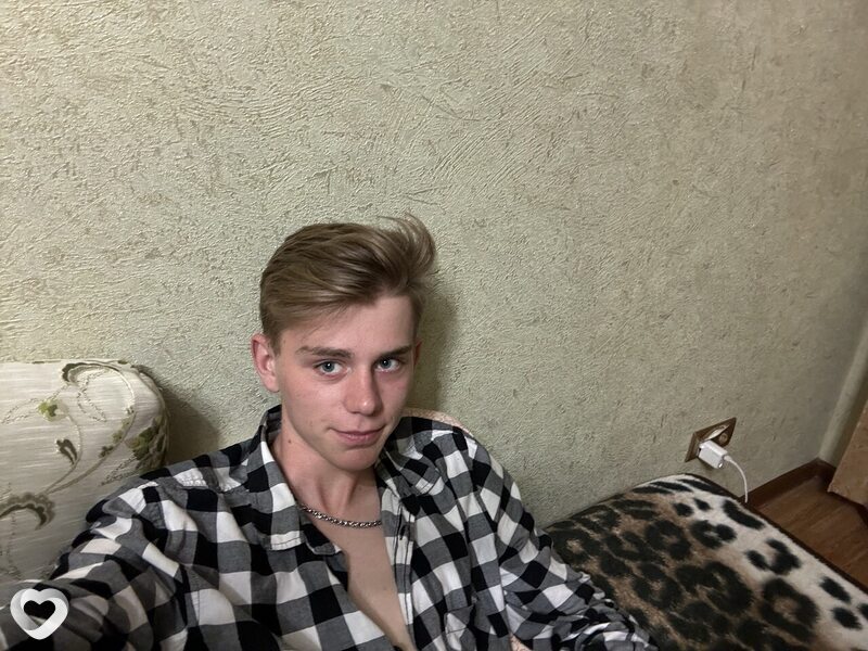 Артём, 20, Петропавловске-Камчатском — анкета №2026341