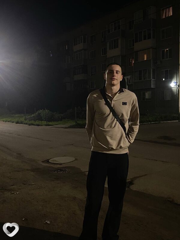 Иван, 20, Москве — анкета №2027049
