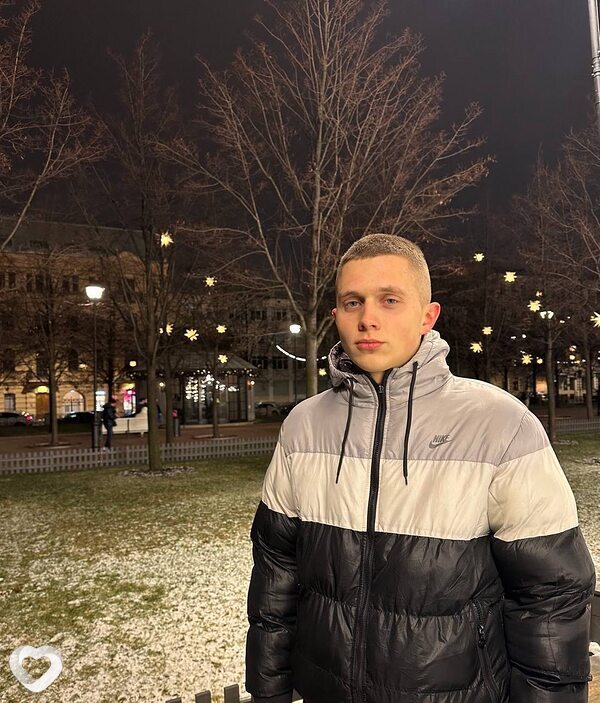 Иван, 19, Санкт-Петербурге — анкета №2026908