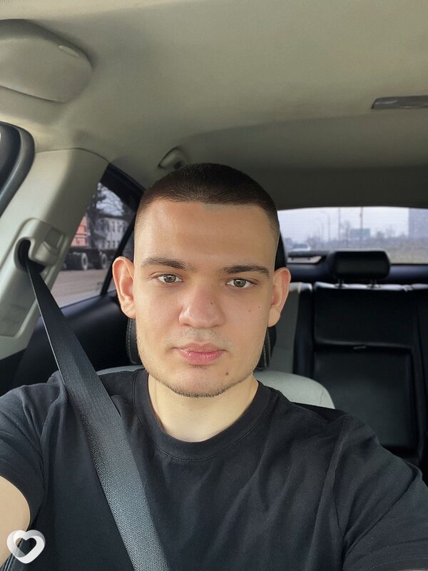 Иван, 23, Москве — анкета №2027277