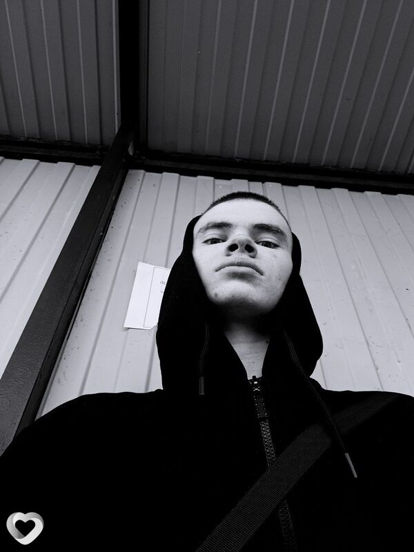 Александр, 21, Москве — анкета №2027199