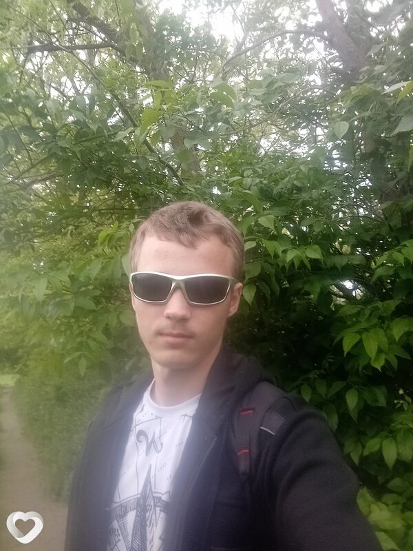 Константин, 21, Ейске — анкета №2027167