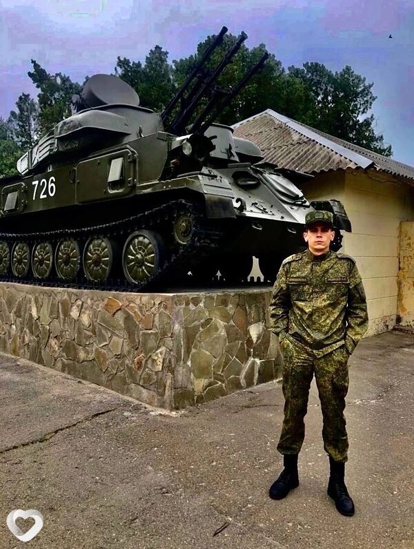 Александр, 22, Москве — анкета №2028533