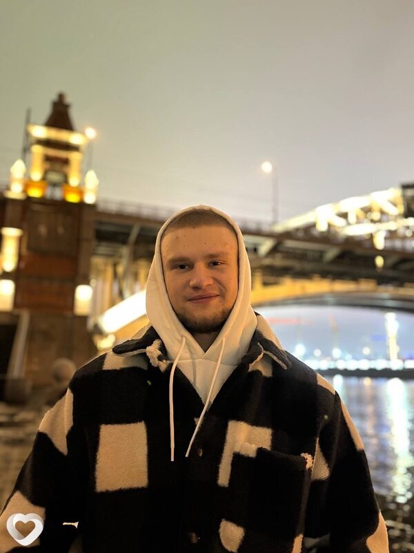 Миша, 23, Москве — анкета №2031021