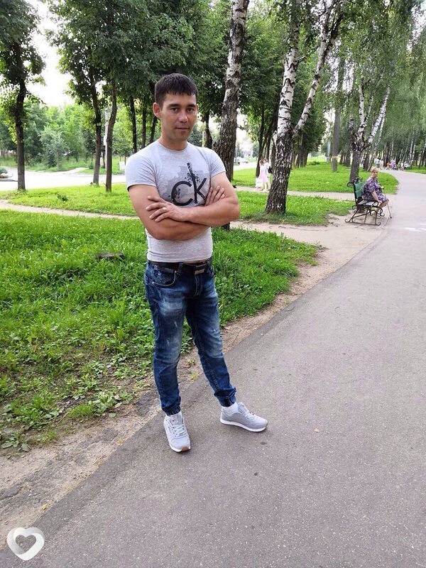 Роман, 30, Снежном — анкета №2031877