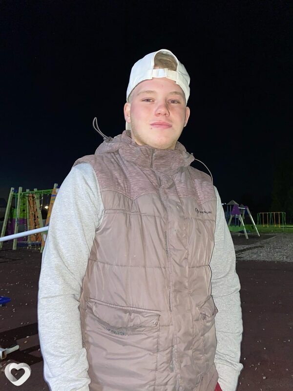 Максим, 21, Иванове — анкета №2031756