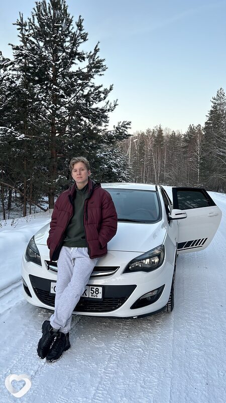 Илья, 20, Москве — анкета №2032233