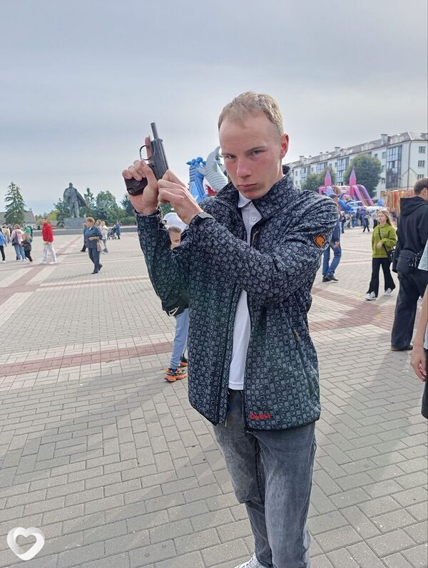 Марк, 21, Пинске — анкета №2033370