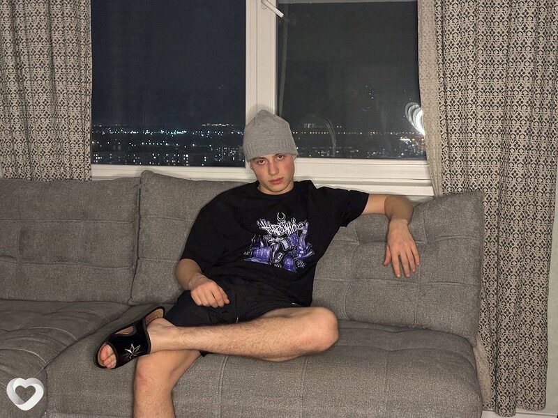Артём, 21, Новосибирске — анкета №2034971