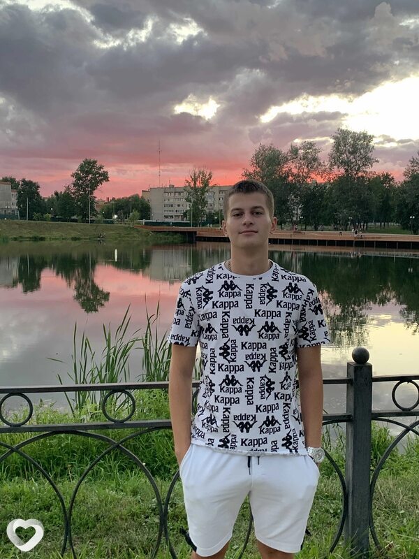 Михаил, 21, Серпухове — анкета №2036119