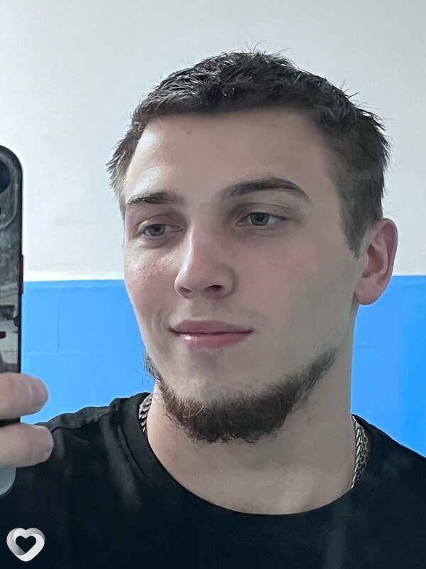Денис, 21, Красноярске — анкета №2036471