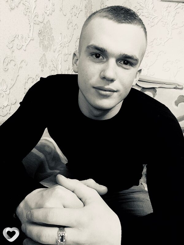 Антон, 20, Саратове — анкета №2036835