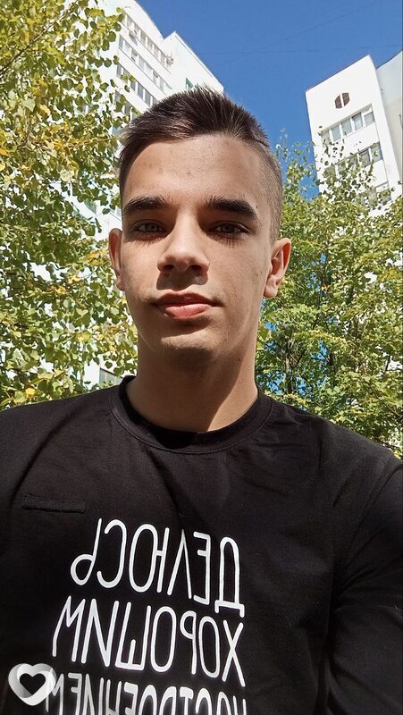Антон, 22, Новороссийске — анкета №2037358