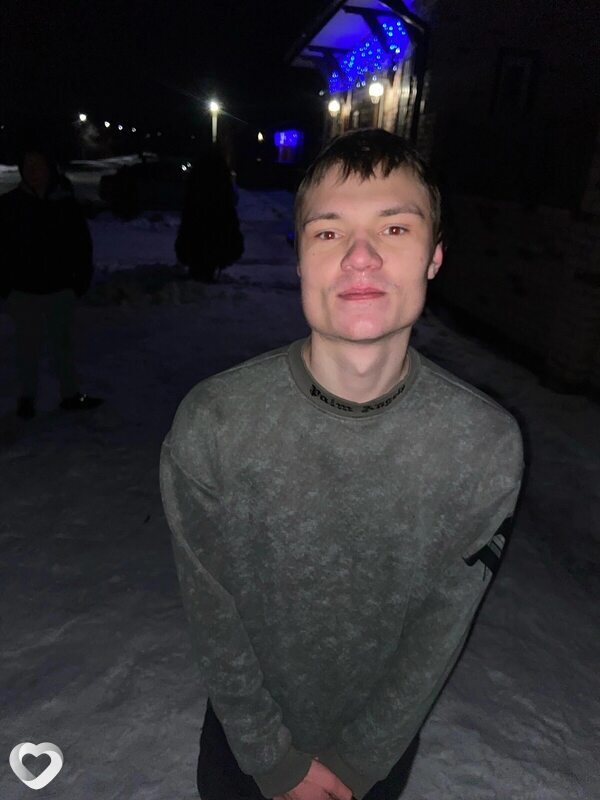 Саша, 24, Шахтах — анкета №2037288