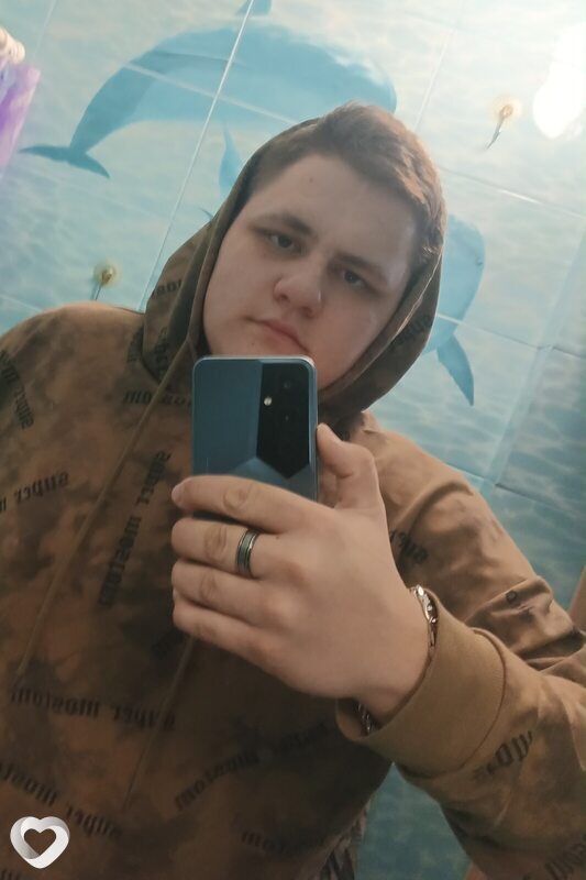 Артëм, 21, Омске — анкета №2041294