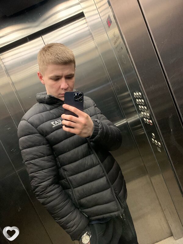 Максим, 23, Москве — анкета №2042019