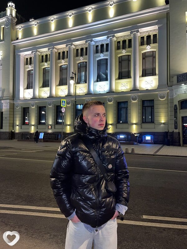 Иван, 22, Москве — анкета №2042724