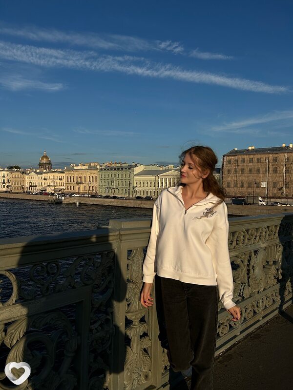 Елена, 21, Барнауле — анкета №2043824
