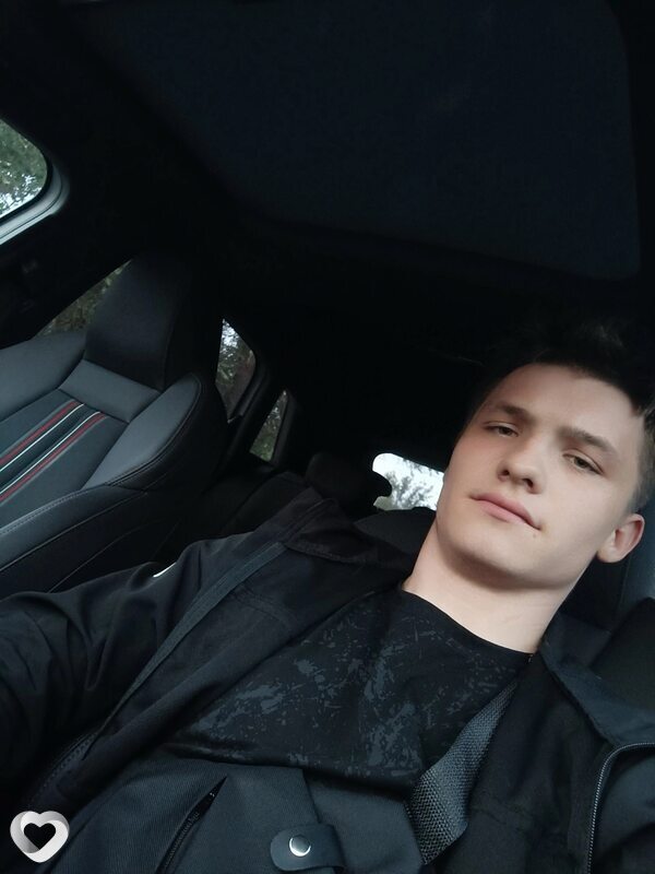 Анатолий, 22, Москве — анкета №2044737