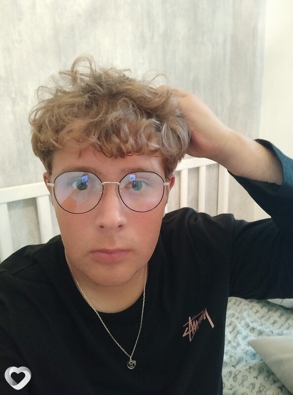 Денис, 23, Санкт-Петербурге — анкета №2046092