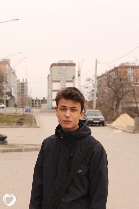 Максим, 21, Волгограде — анкета №2045876