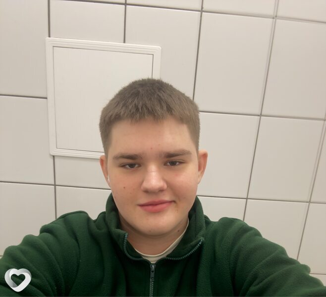 Артем, 19, Варшава — анкета №2046133