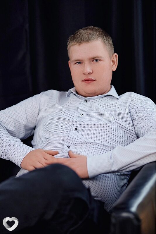 Антон, 23, Березниках — анкета №2047079