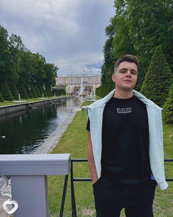 Иван, 27, Москве — анкета №2047658