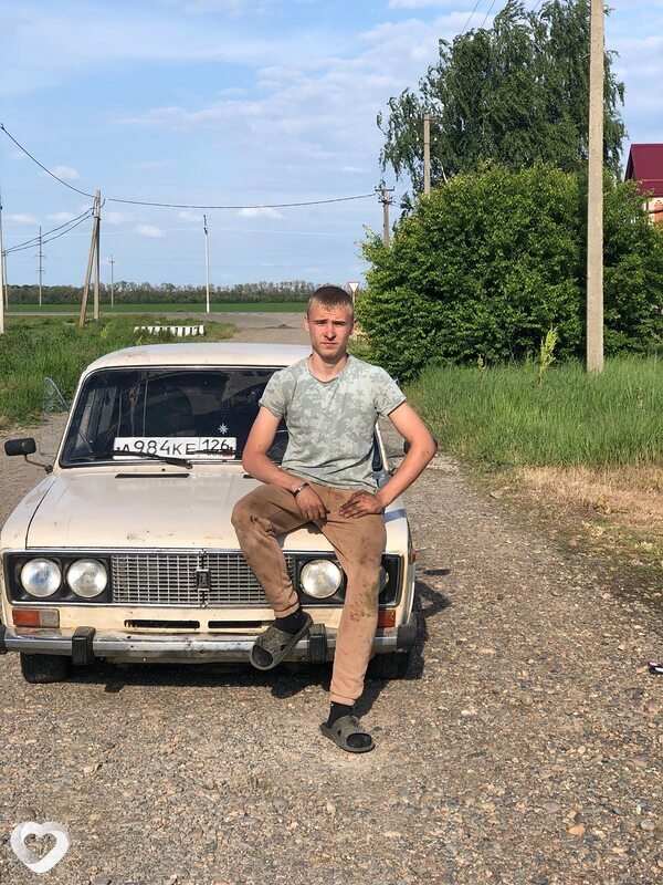 Максим, 21, Кропоткине — анкета №2047921