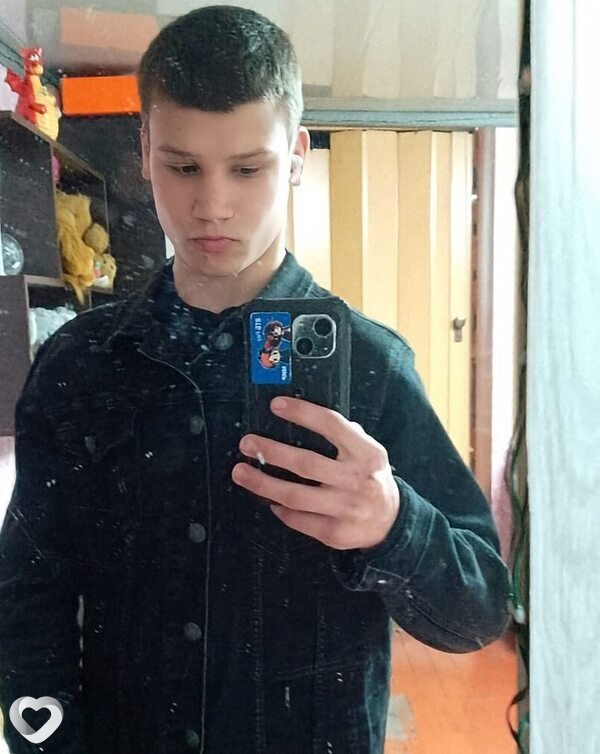 Oleg, 19, Шахтах — анкета №2048087