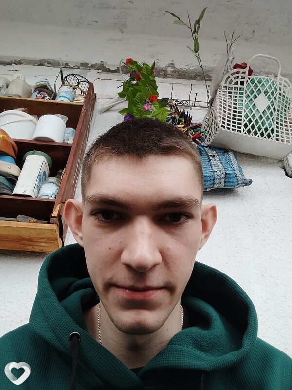 Максим, 20, Донецке — анкета №2048416