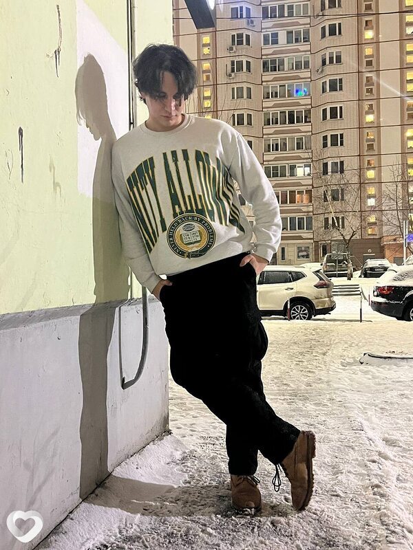 Костя, 21, Москве — анкета №2048539